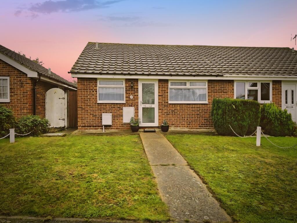 Main image of property: Oakwood Close, Kirby Cross, Frinton-on-Sea