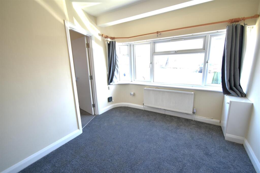 House in Slough - View 3
