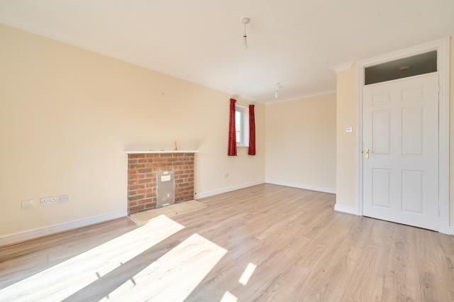 House in Vale of White Horse, Caldecott, Abingdon on Thames - View 3