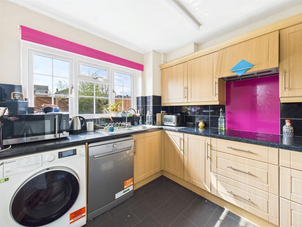 Swift Road, Abbeydale, Gloucester, Gloucestershire, GL4 photo 4