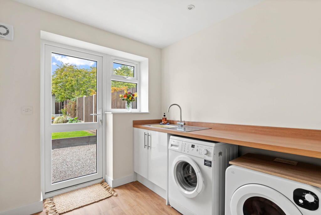 House in Worcester - View 4