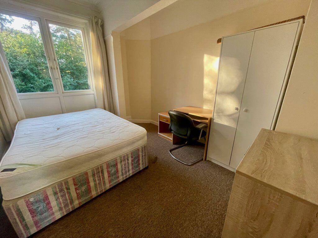 Apartment in Bournemouth, Winton - View 2