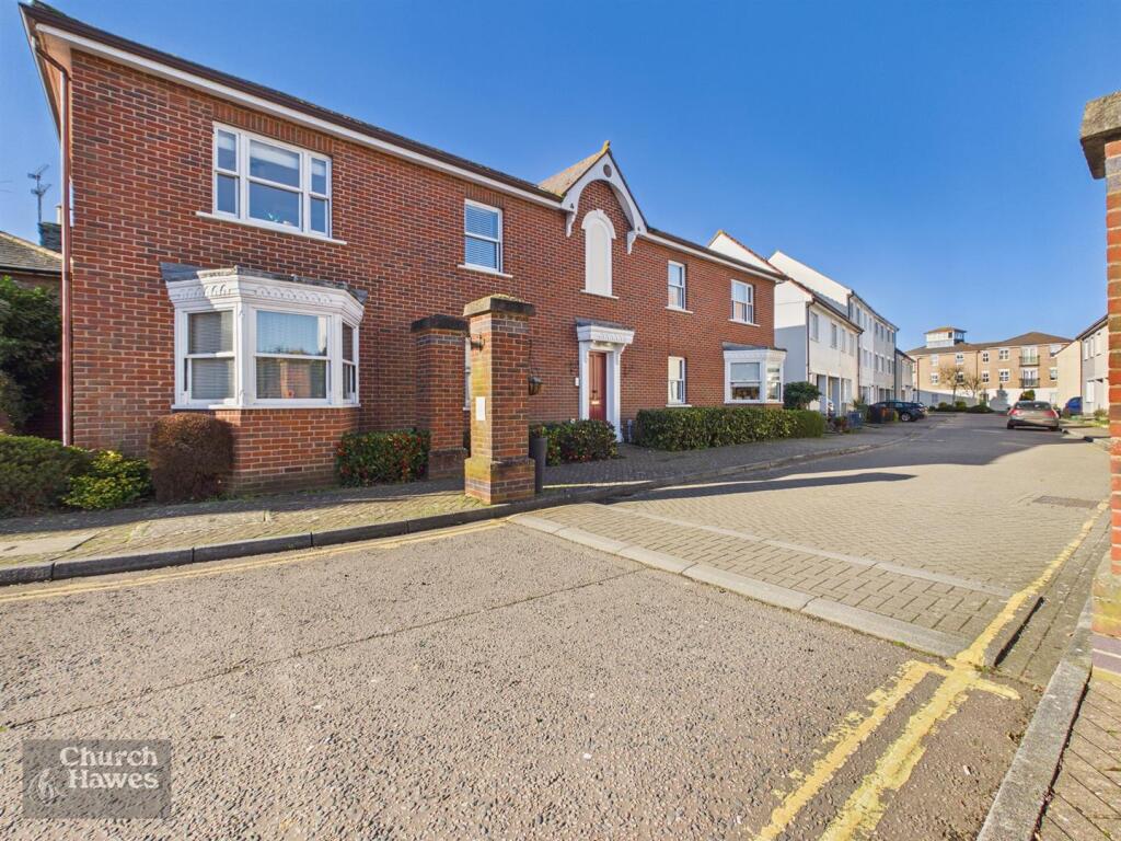 1-bed flat on Gate Street Mews, Maldon, £185,000