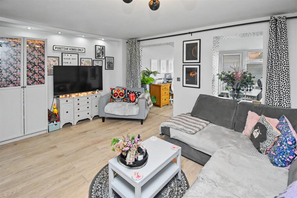 NN18, Lapwing Close, Corby - View 4