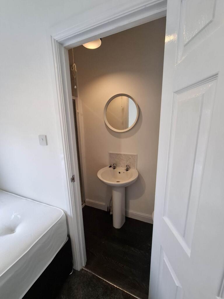 House in Sheffield - View 3