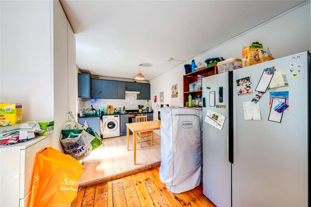Apartment in London - More