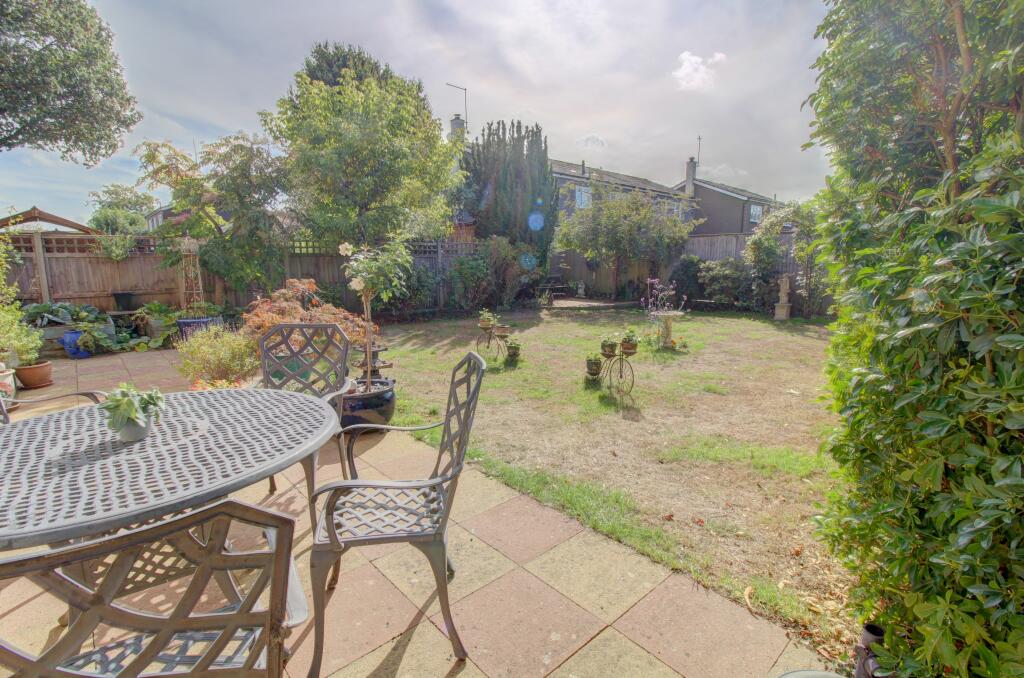 House in Redhill - View 4