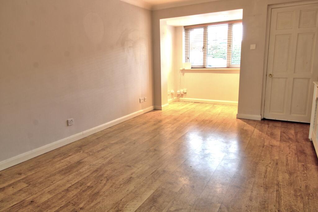 Hanbury Drive, Reading, RG31 - View 2