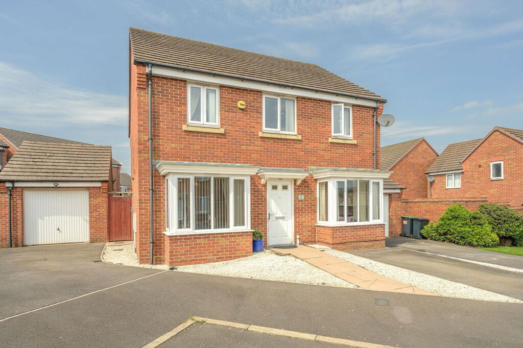 4-bed detached on KINGSWINFORD, Rushlight Gardens, £350,000