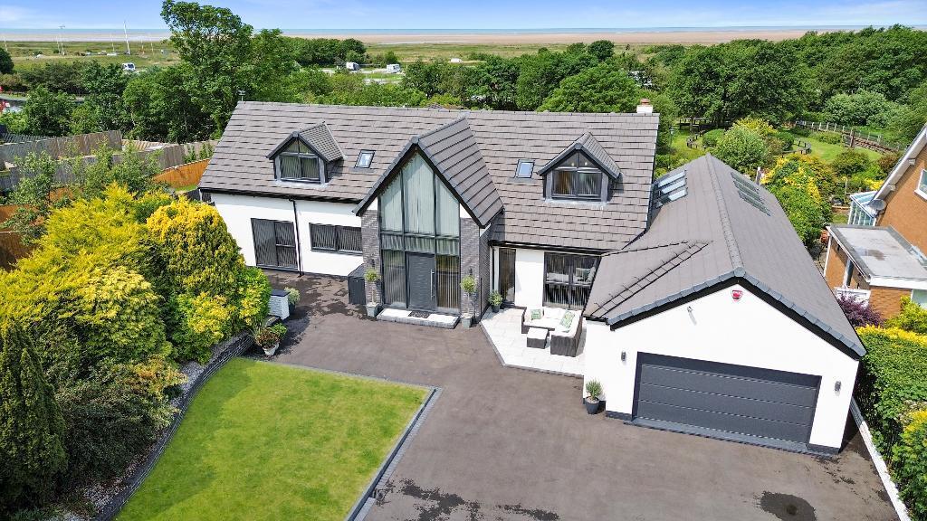 Main image of property: Blandford Close, Birkdale, Southport, Merseyside, PR8 2DB