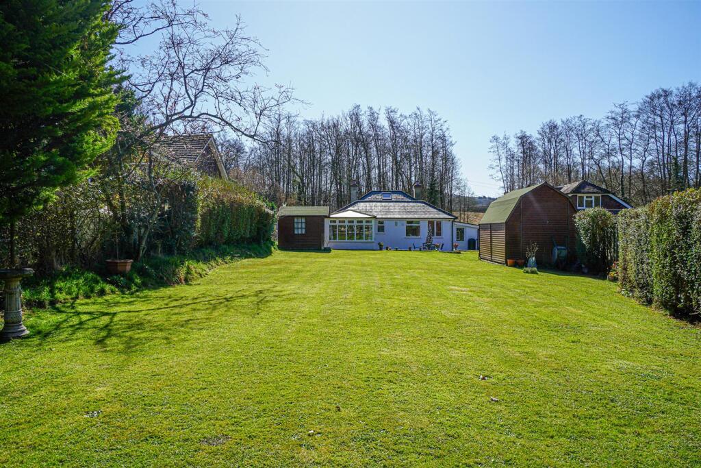 4-bed bungalow on Butchers Lane, Three Oaks, Hastings, £500,000