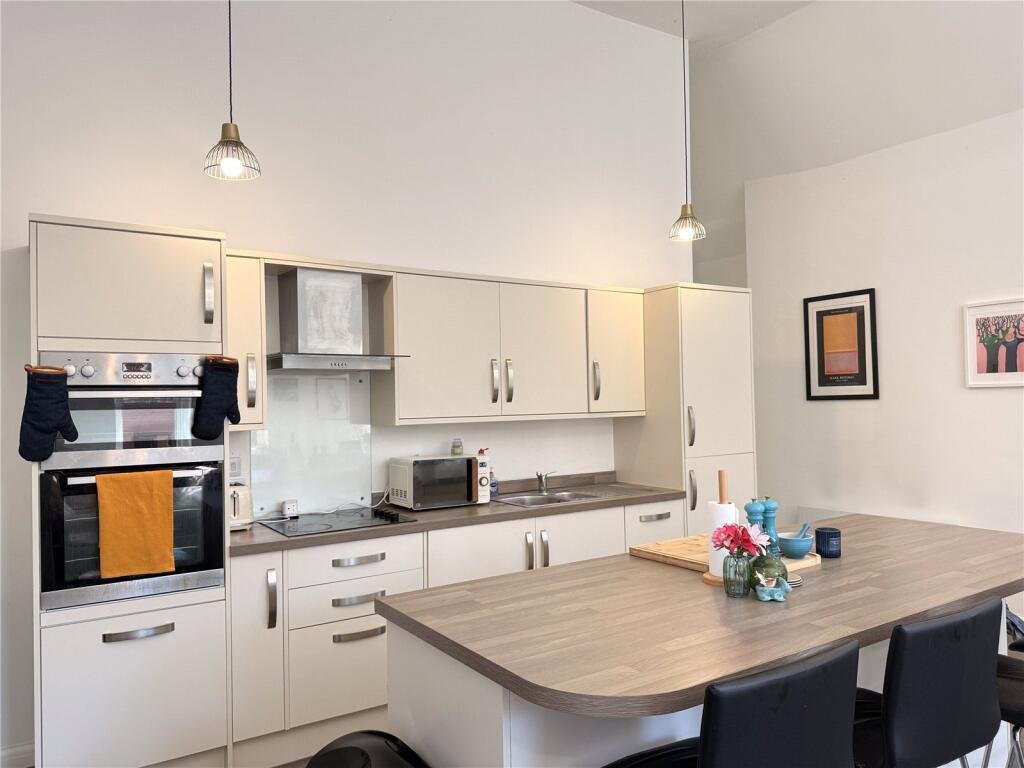 Apartment in Leeds - View 5