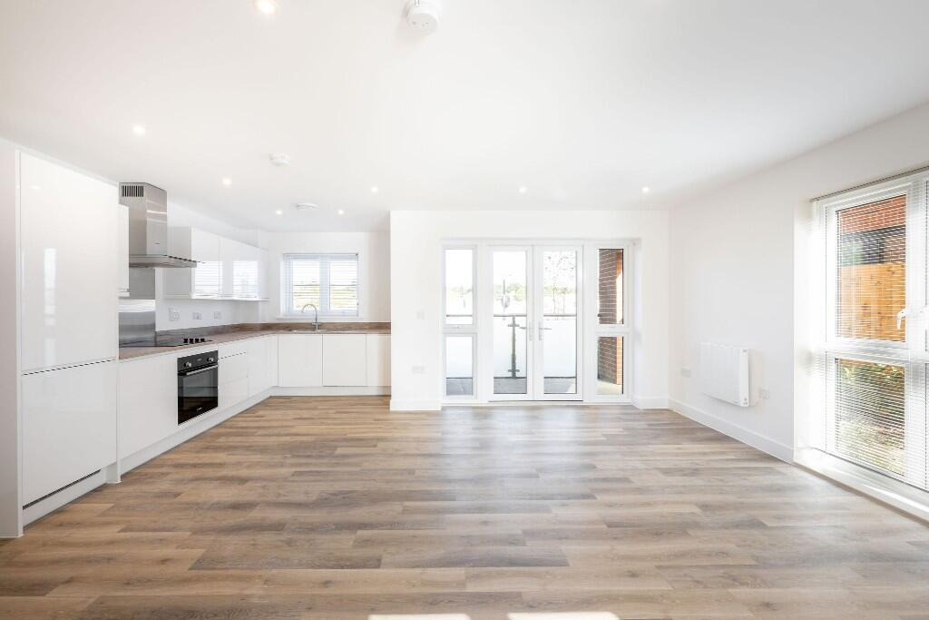 Main image of property: Nine Mile Ride Ext, Wokingham,
RG40 4DW