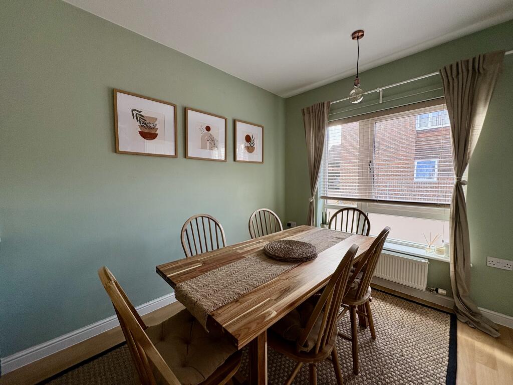 House in Far Cotton, Shelfleys, West Hunsbury - More