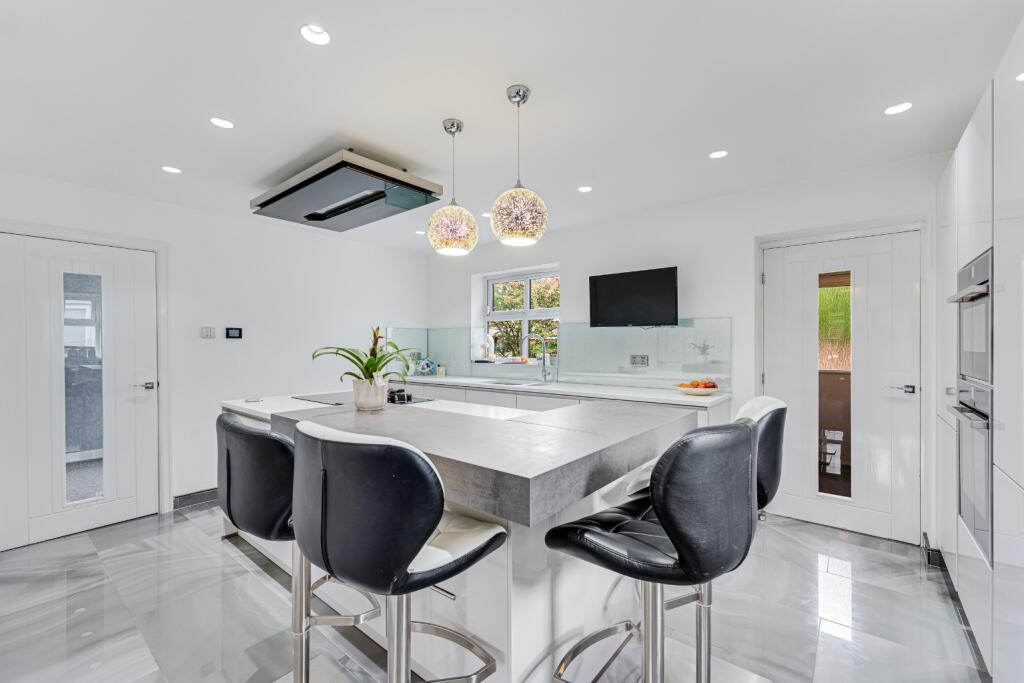 Sonning Drive, Bolton, BL3 photo 3