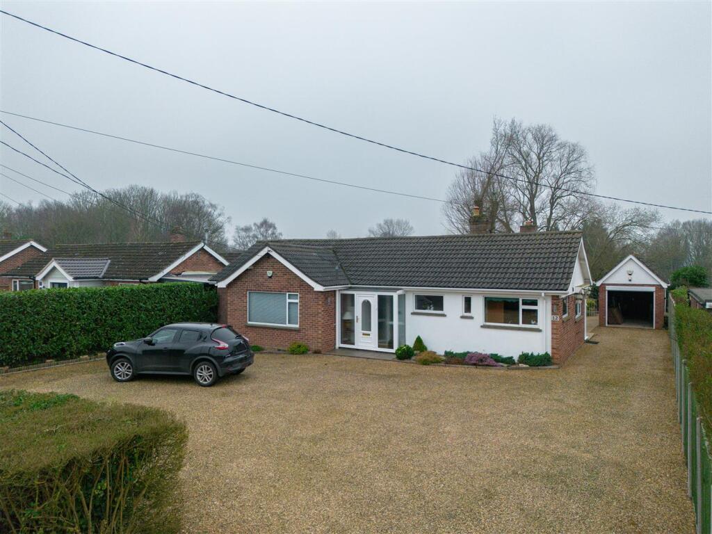 Main image of property: The Close, Roydon, Diss