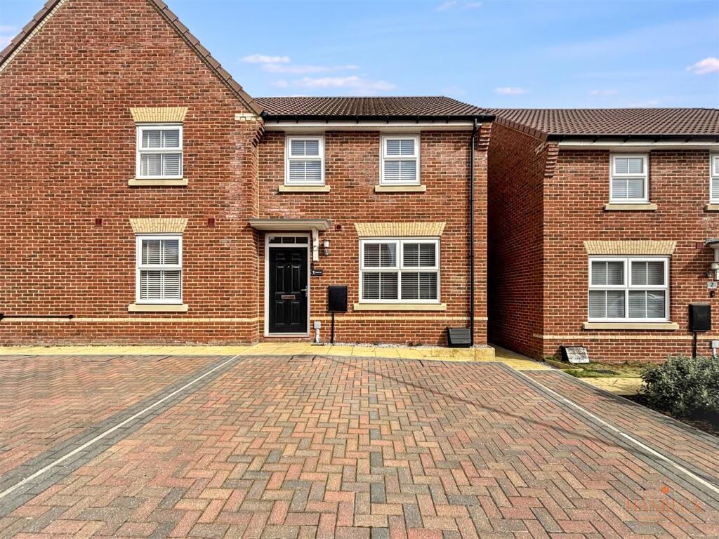 Main image of property: Warden Vale, Hessle