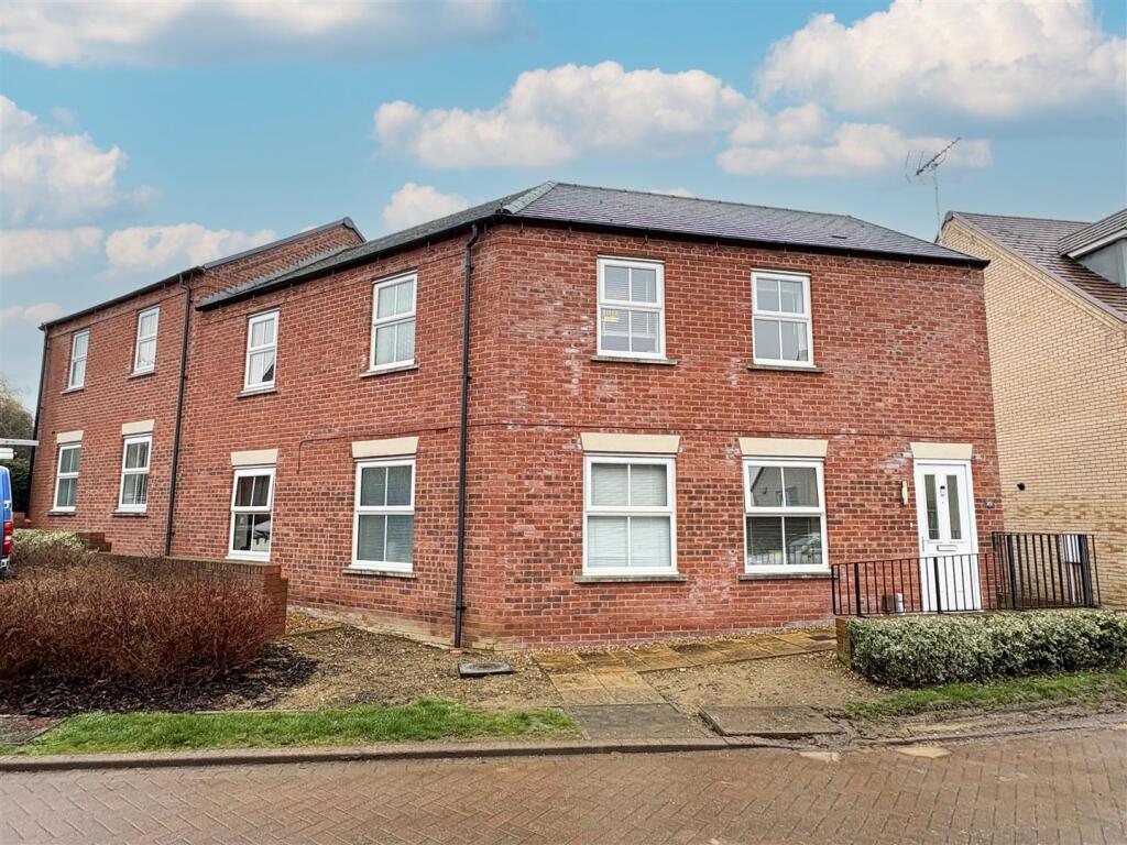 Main image of property: Heron Road, Leighton Buzzard