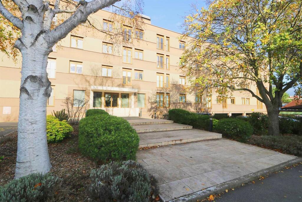 Main image of property: Flat 14 Printwork Apartments, 819 London Road, North Cheam