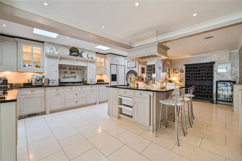 House in Binfield, Bracknell Forest - View 2