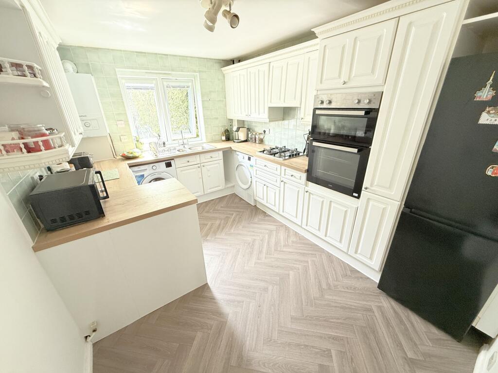 Apartment in Enfield - View 5