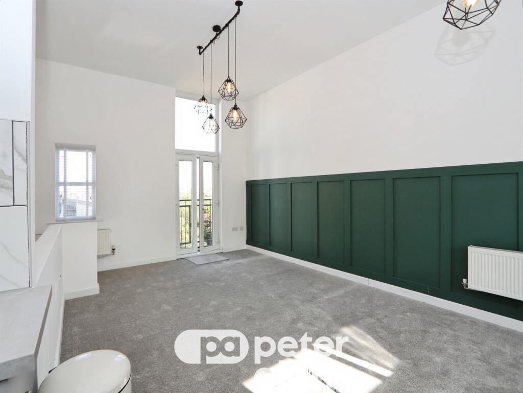 Apartment in Newport - View 3