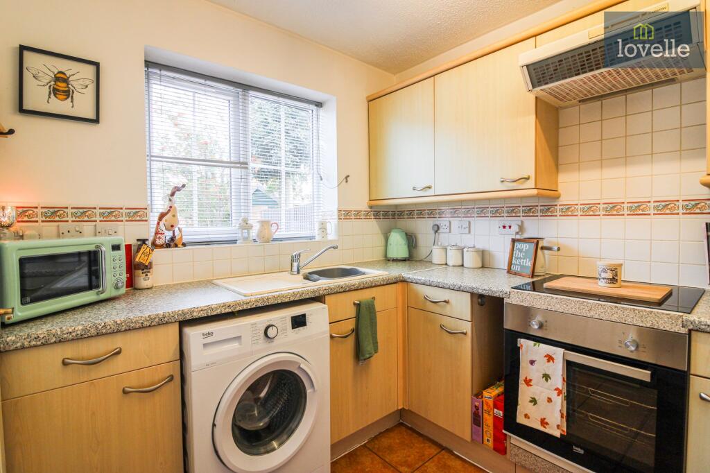 House in East Lindsey, Louth - More