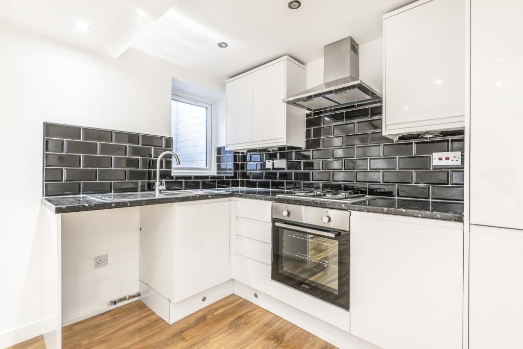 Apartment in London - View 5