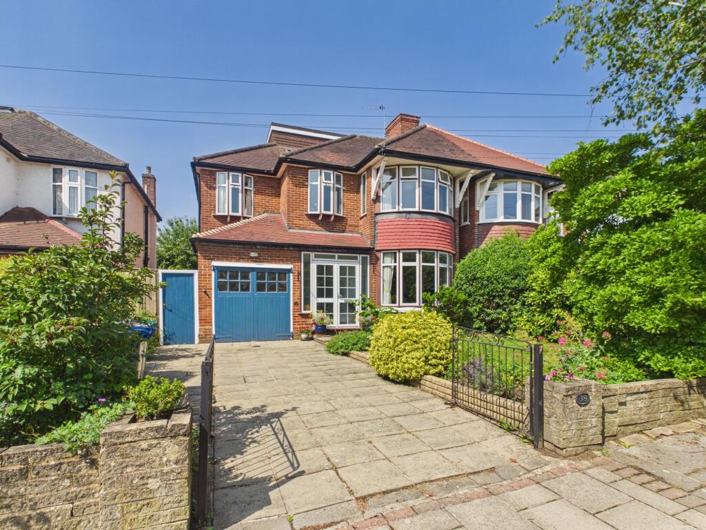 Main image of property: Church Crescent, Whetstone, N20