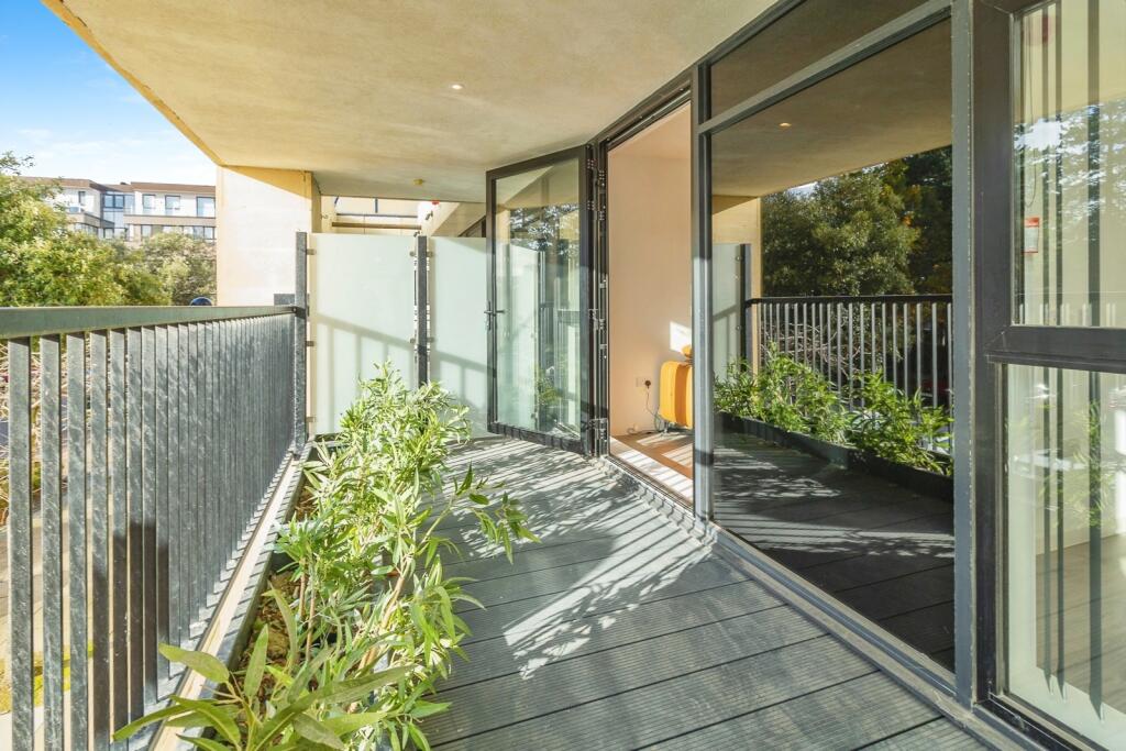 Main image of property: Midsummer Boulevard, Milton Keynes, Buckinghamshire, MK9