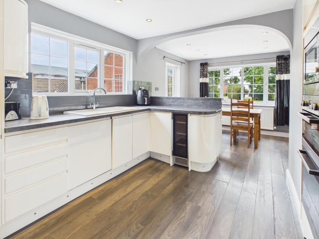 House in Lincoln - View 5