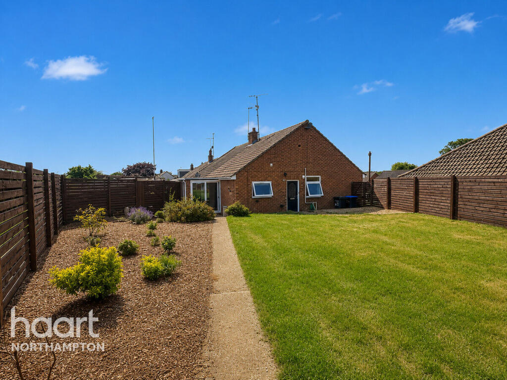 House in Northampton, Kingsthorpe - More