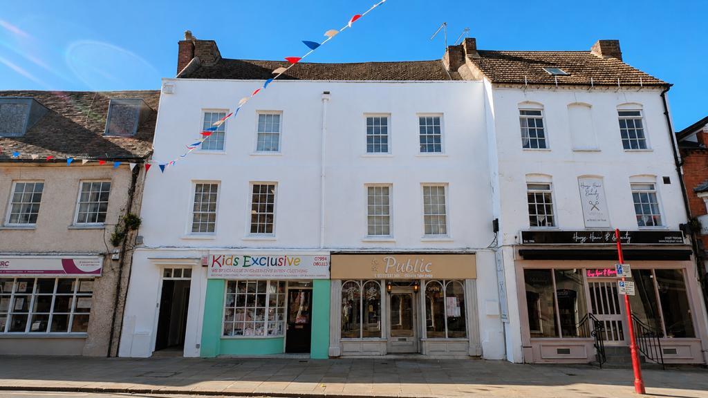 Main image of property: 32-34 High Street, Daventry, Northamptonshire, NN11