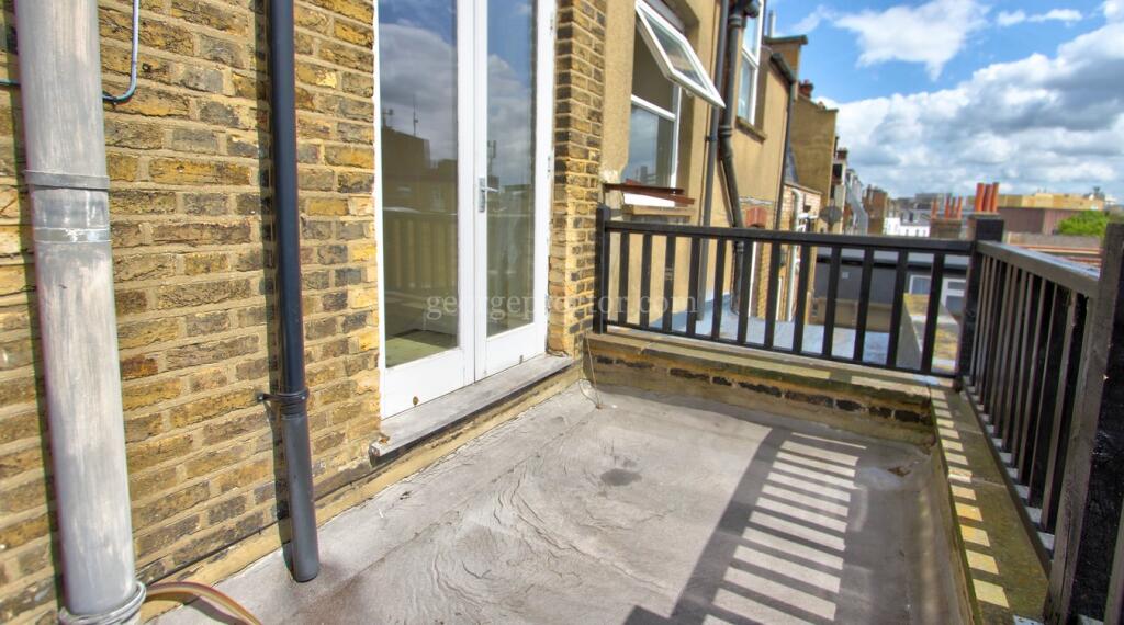 Apartment in Bromley, Bromley Park, Plaistow - View 3