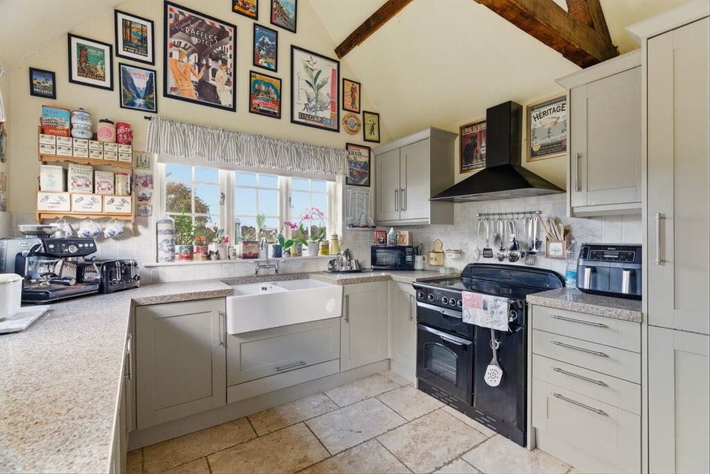 Ivytodd Hill, Debden photo 3