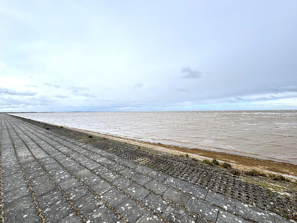 SNETTISHAM BEACH - Static Holiday Caravan in PRIME Position with Panoramic Views photo 4