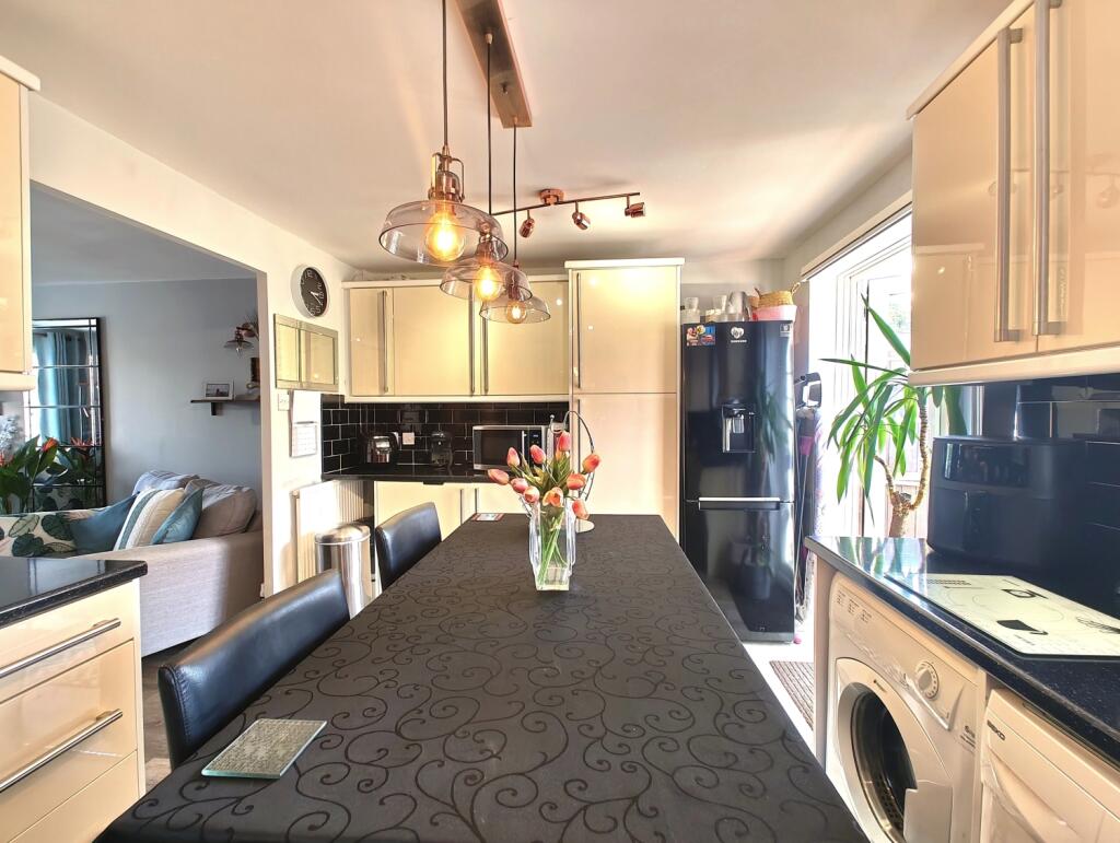 House in Dudley, Upper Gornal - More