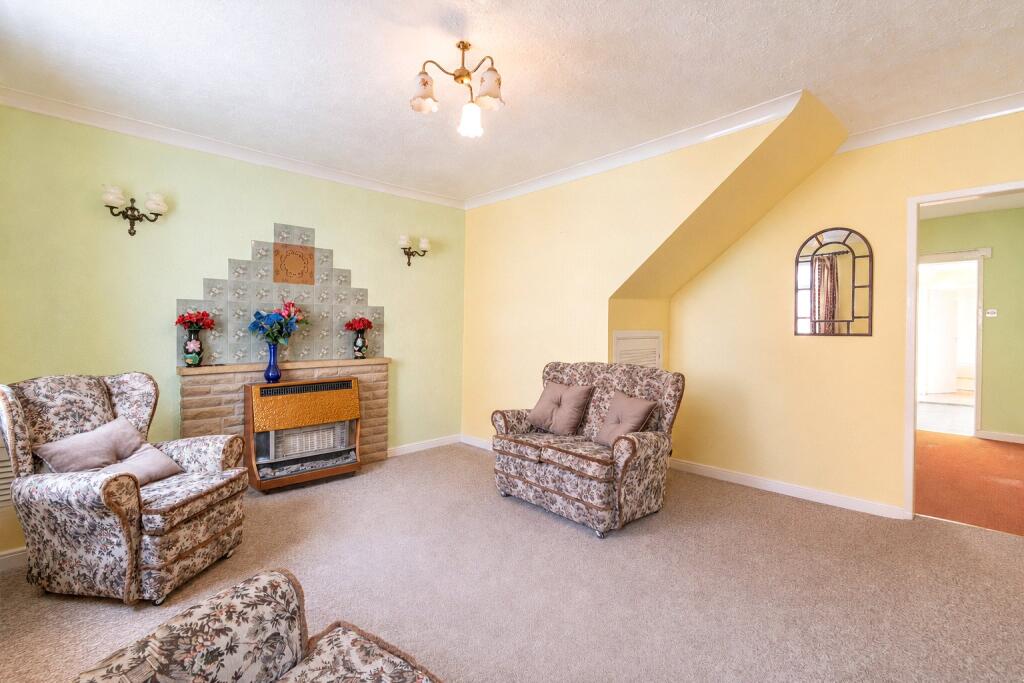 House in Newbury, East Fields, Speenhamland - More