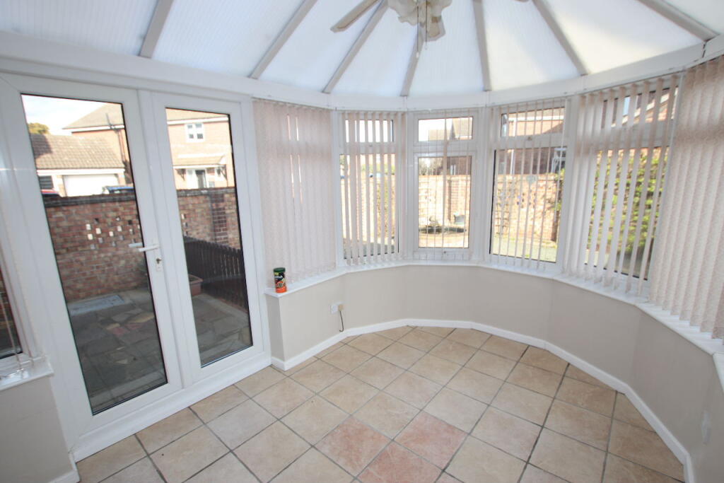Purley Way, Clacton on Sea, CO16 photo 4