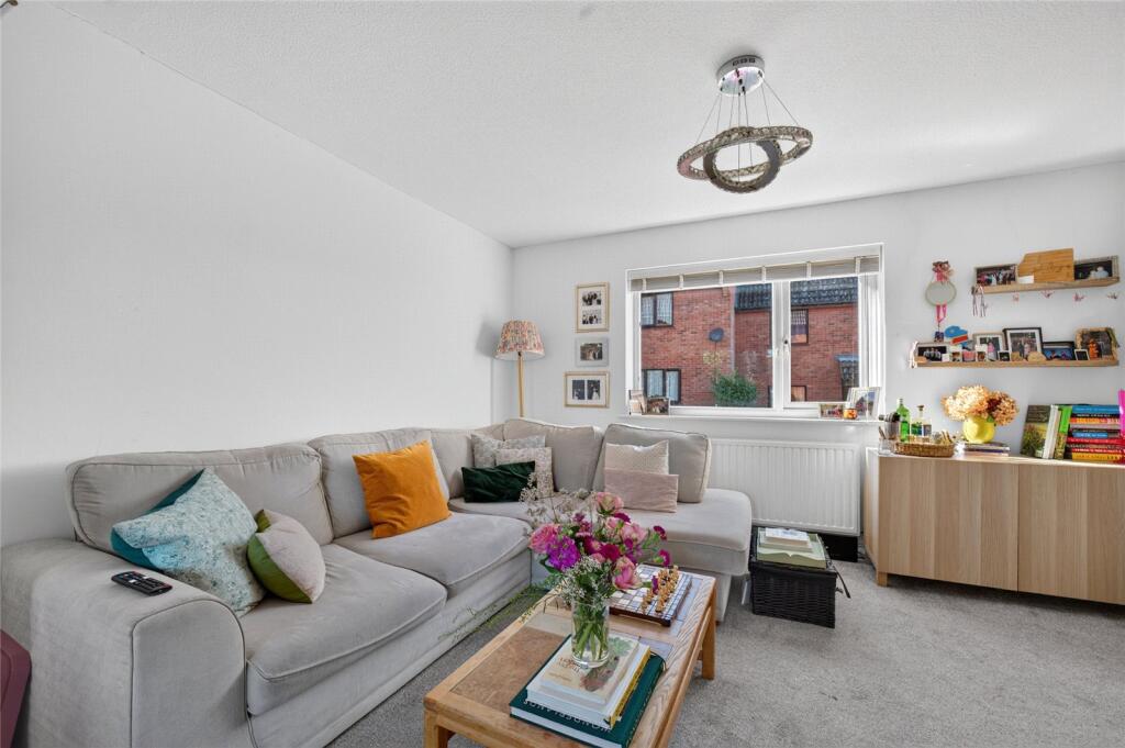 House in Manningtree, Lawford - More