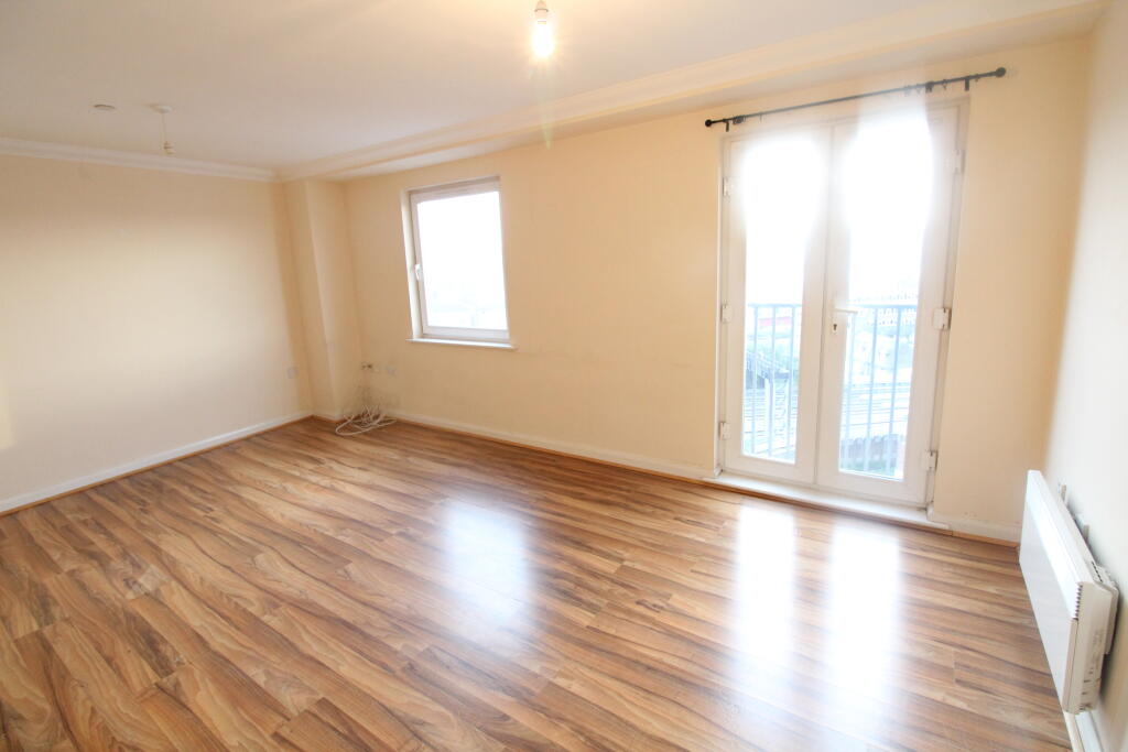 Apartment in Luton - View 4