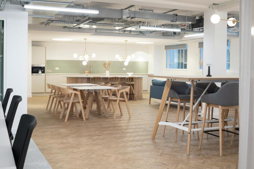 MC3972-8966-HR.jpg