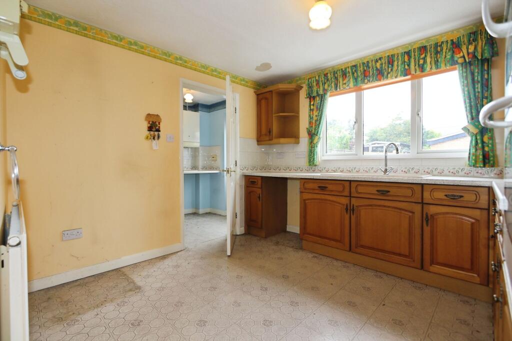 Hailebury Avenue, Ashby-De-La-Zouch, LE65 photo 2
