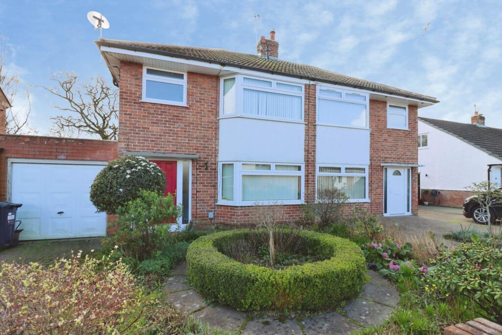 3-bed semi-detached on Wallcroft, Willaston, £325,000