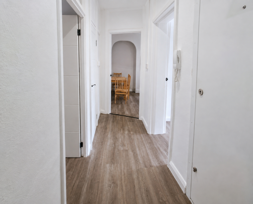 Apartment in London - More
