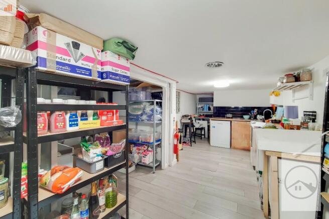 10_Kitchen 2-0.jpg