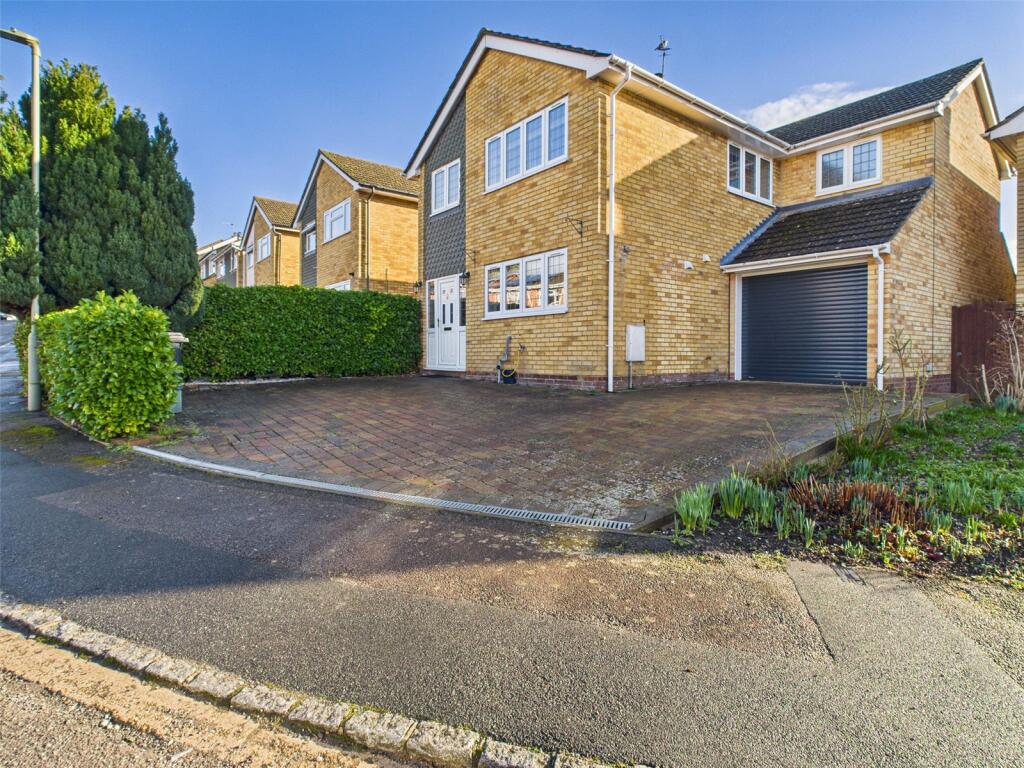 Main image of property: Middle Way, Chinnor, Oxon, OX39