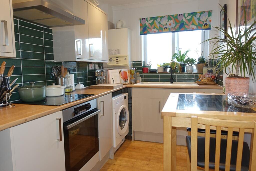Apartment in Brighton - View 4