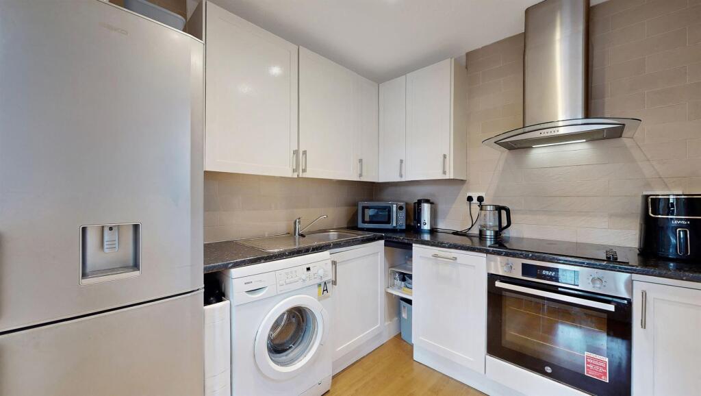 Apartment in Glasgow, West Dunbartonshire - View 5