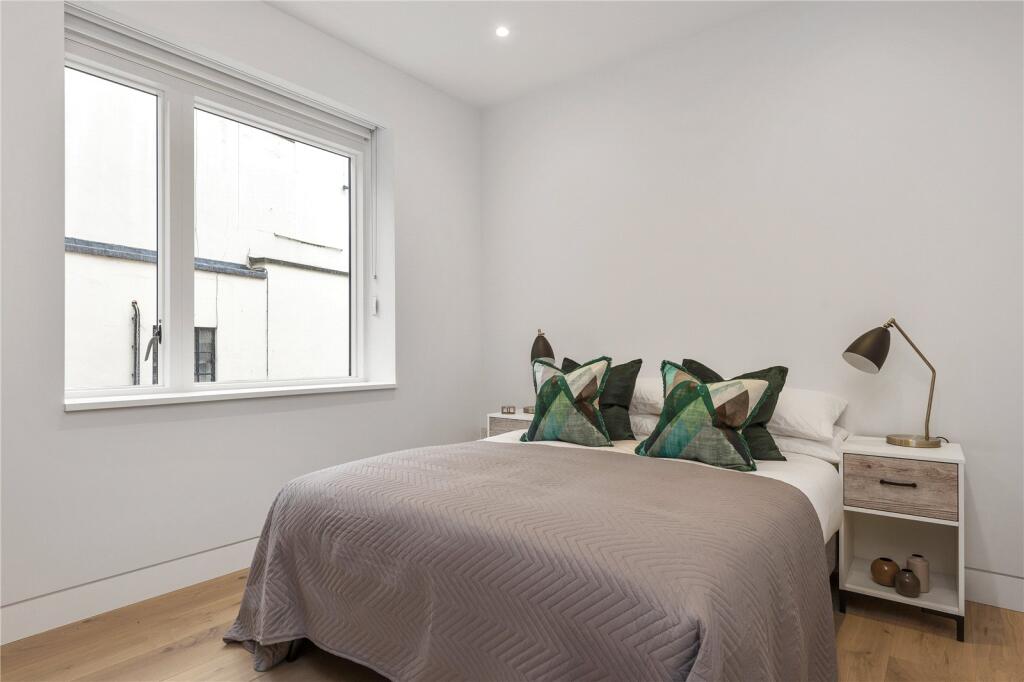 Apartment in London, Notting Dale Village, North Kensington - More
